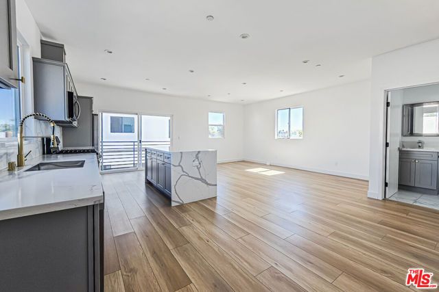 1923 Carmona Avenue, Los Angeles, CA 90016