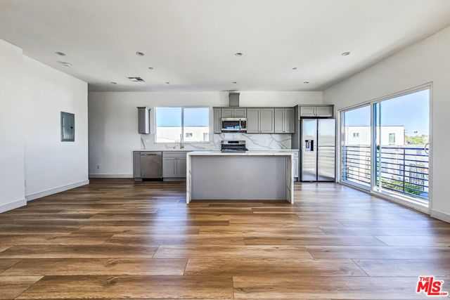 1923 Carmona Avenue, Los Angeles, CA 90016