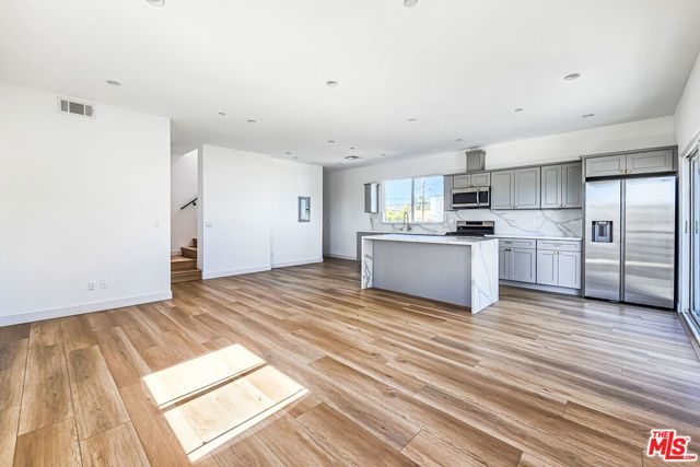 1923 Carmona Avenue, Los Angeles, CA 90016