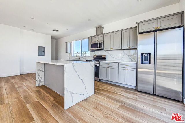 1923 Carmona Avenue, Los Angeles, CA 90016