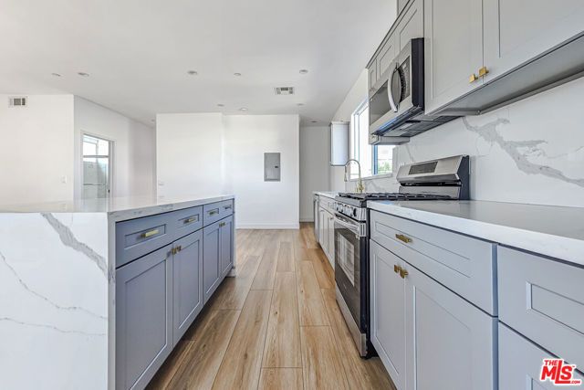 1923 Carmona Avenue, Los Angeles, CA 90016