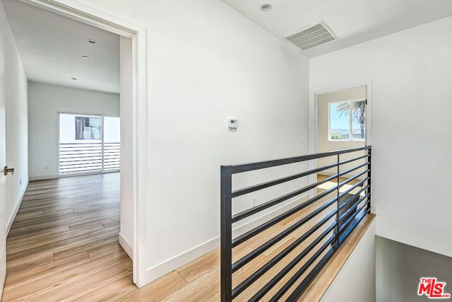 1923 Carmona Avenue, Los Angeles, CA 90016