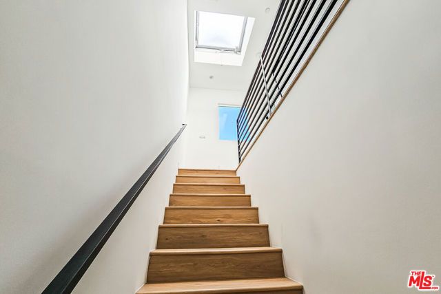 1923 Carmona Avenue, Los Angeles, CA 90016