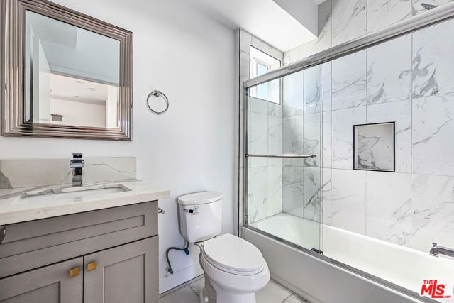 1923 Carmona Avenue, Los Angeles, CA 90016