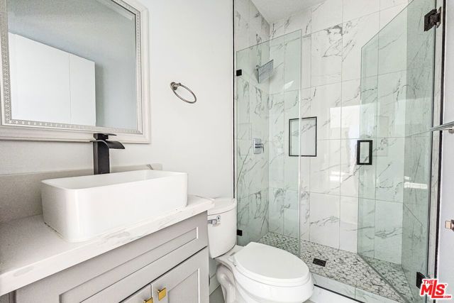 1923 Carmona Avenue, Los Angeles, CA 90016