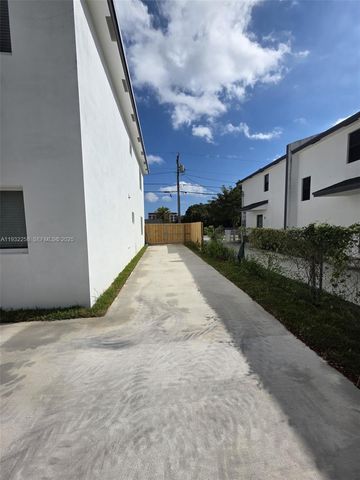 21210 SW 119th Ave 2, Miami, FL 33177