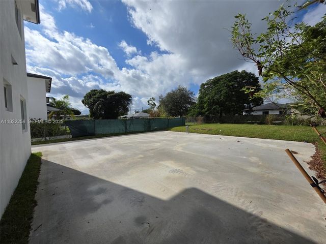 21210 SW 119th Ave 2, Miami, FL 33177