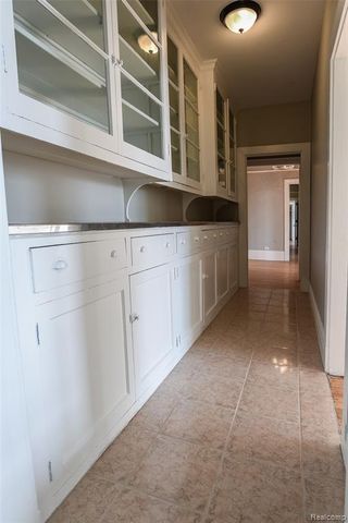 8120 E Jefferson 7H, Detroit, MI 48214