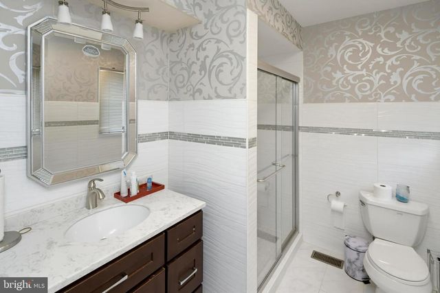 3930 POND VIEW LN, Huntingdon Valley, PA 19006