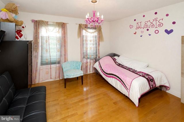 3930 POND VIEW LN, Huntingdon Valley, PA 19006