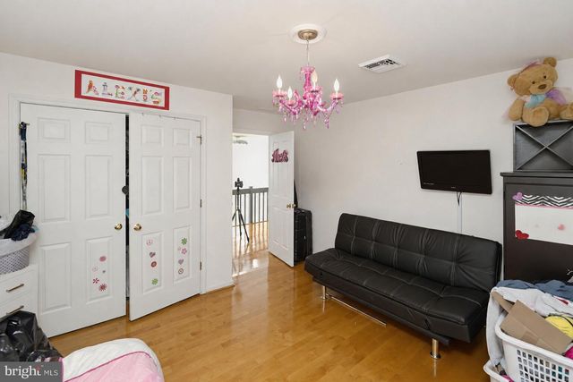 3930 POND VIEW LN, Huntingdon Valley, PA 19006