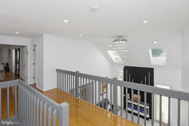 3930 POND VIEW LN, Huntingdon Valley, PA 19006