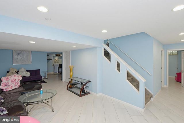 3930 POND VIEW LN, Huntingdon Valley, PA 19006