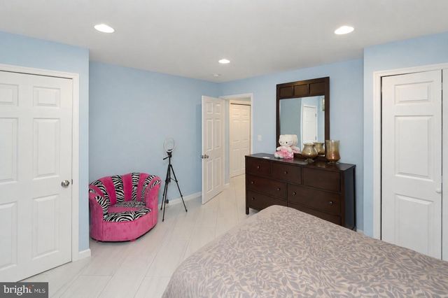 3930 POND VIEW LN, Huntingdon Valley, PA 19006