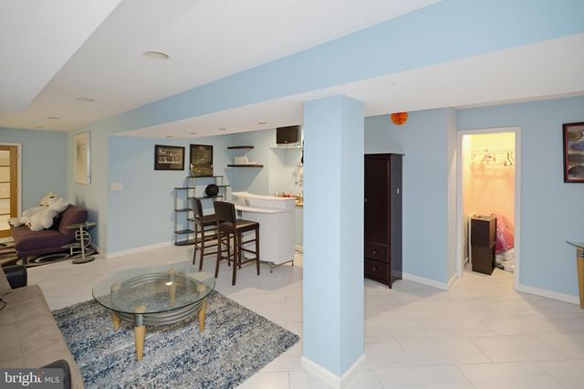 3930 POND VIEW LN, Huntingdon Valley, PA 19006