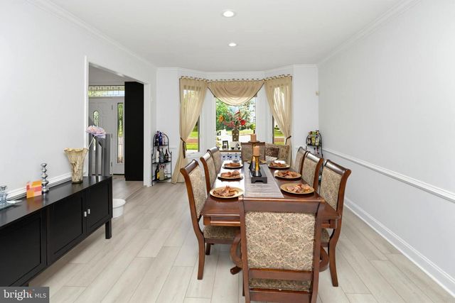 3930 POND VIEW LN, Huntingdon Valley, PA 19006