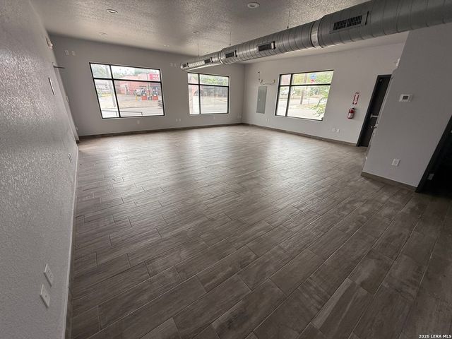 1443 hildebrand, San Antonio, TX 78201