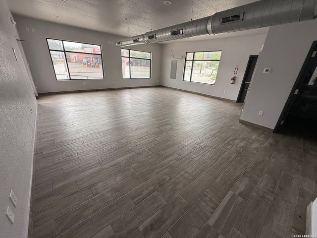 1443 hildebrand, San Antonio, TX 78201