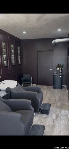 1443 hildebrand, San Antonio, TX 78201