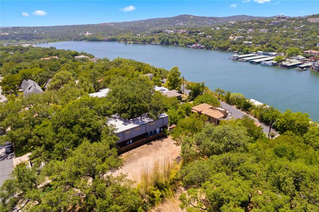 2202 Matthews DR, Austin, TX 78703