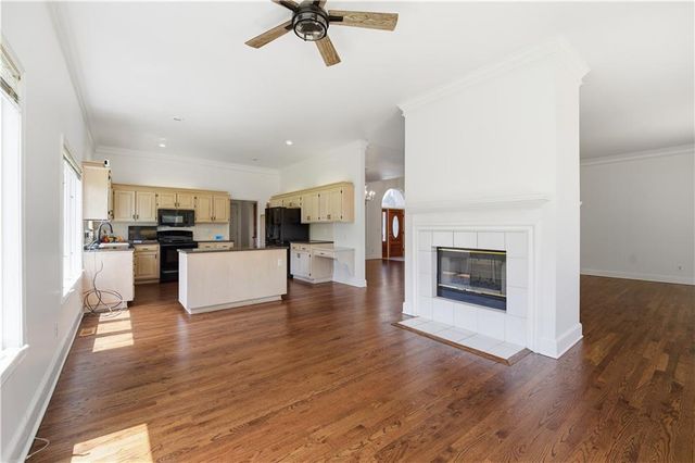 1101 NE Waterfield Village Drive, Blue Springs, MO 64014