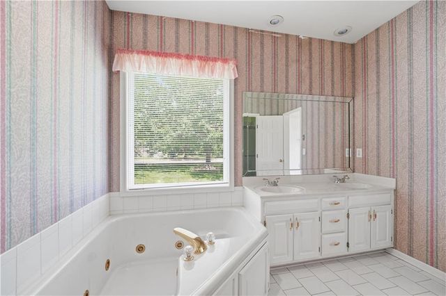 1101 NE Waterfield Village Drive, Blue Springs, MO 64014
