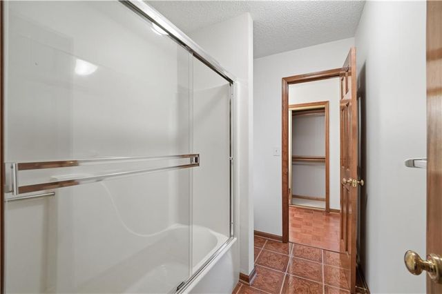 1101 NE Waterfield Village Drive, Blue Springs, MO 64014