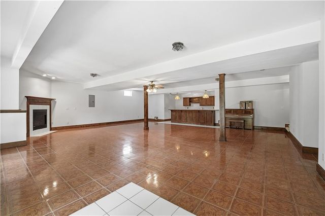 1101 NE Waterfield Village Drive, Blue Springs, MO 64014