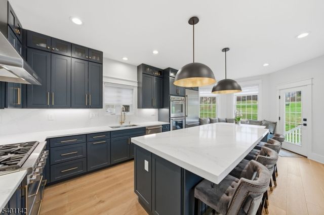 14 Country Ln, Hardyston Twp., NJ 07419