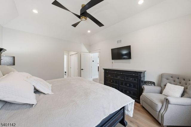 14 Country Ln, Hardyston Twp., NJ 07419