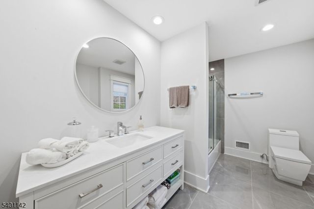 14 Country Ln, Hardyston Twp., NJ 07419