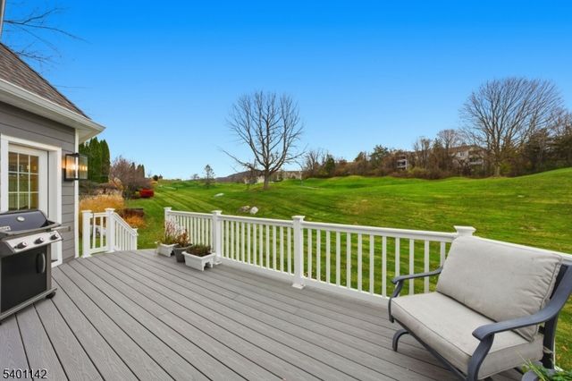 14 Country Ln, Hardyston Twp., NJ 07419