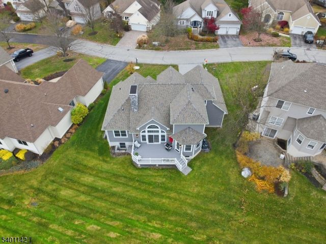 14 Country Ln, Hardyston Twp., NJ 07419