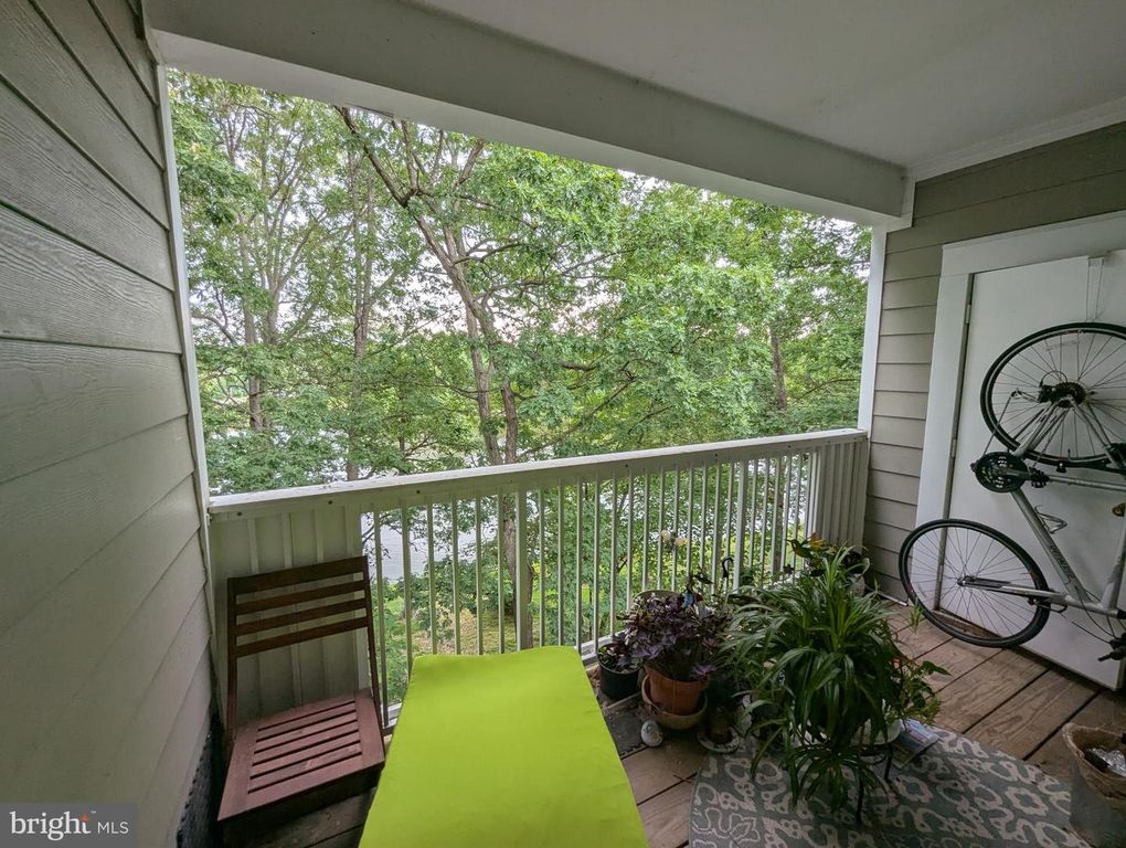 1720 LAKE SHORE CREST DR #34, Reston, VA 20190