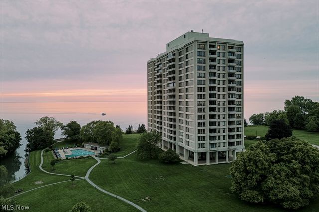 2 Bratenahl Place 15BC, Bratenahl, OH 44108