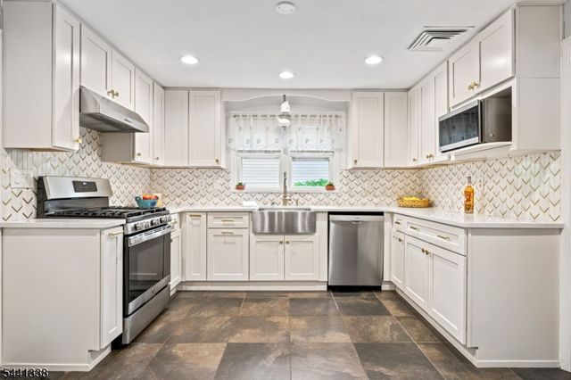 18 W 5Th St, New Providence Boro, NJ 07974