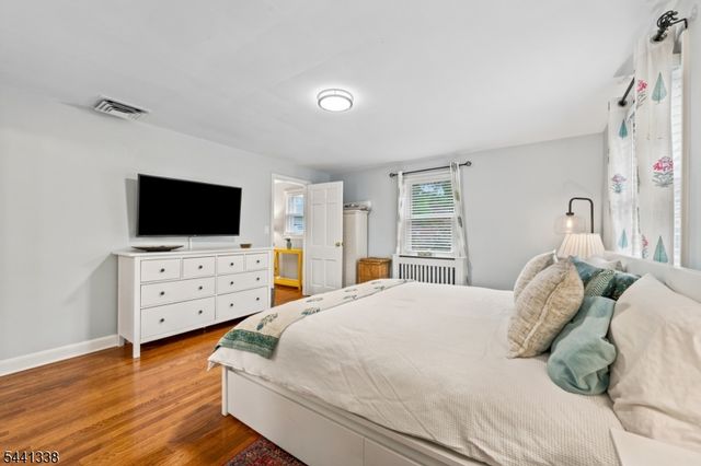 18 W 5Th St, New Providence Boro, NJ 07974