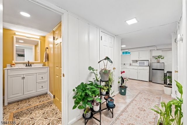 18 W 5Th St, New Providence Boro, NJ 07974