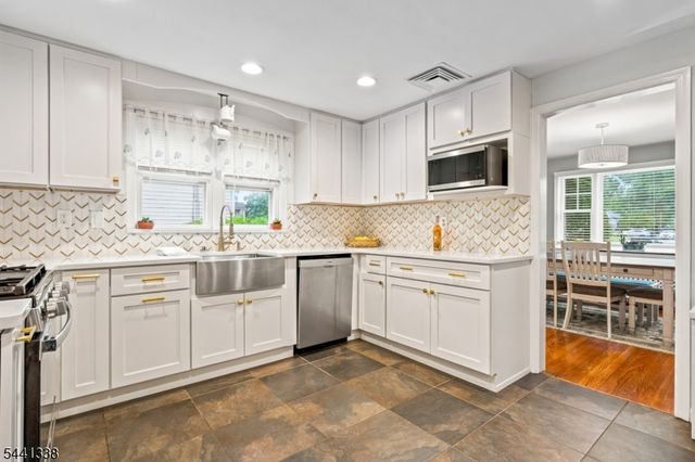 18 W 5Th St, New Providence Boro, NJ 07974