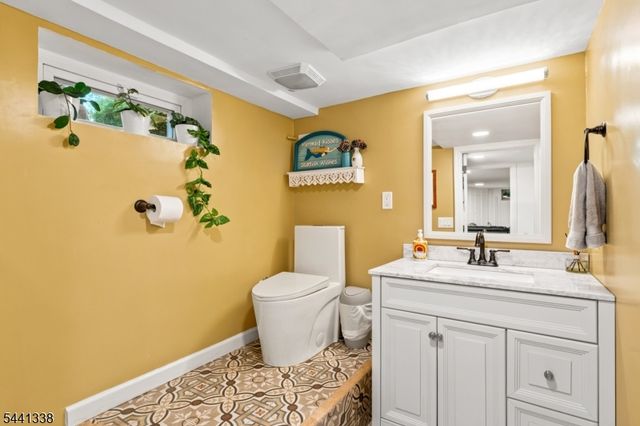 18 W 5Th St, New Providence Boro, NJ 07974
