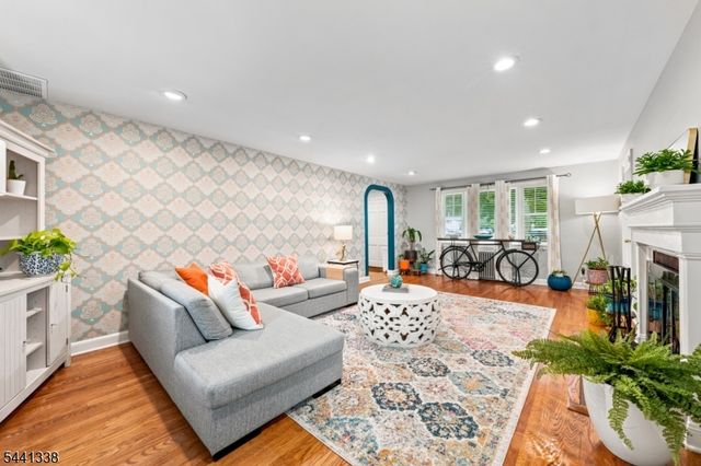 18 W 5Th St, New Providence Boro, NJ 07974