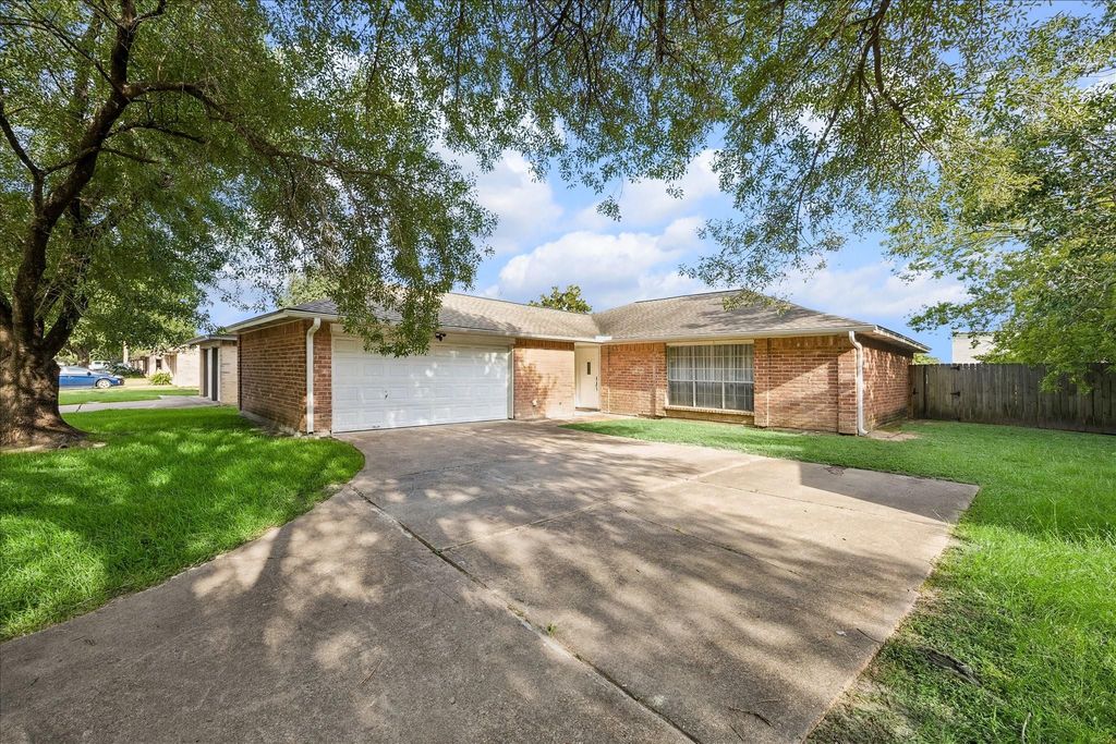 16343 Sky Blue Lane, Houston, TX 77095