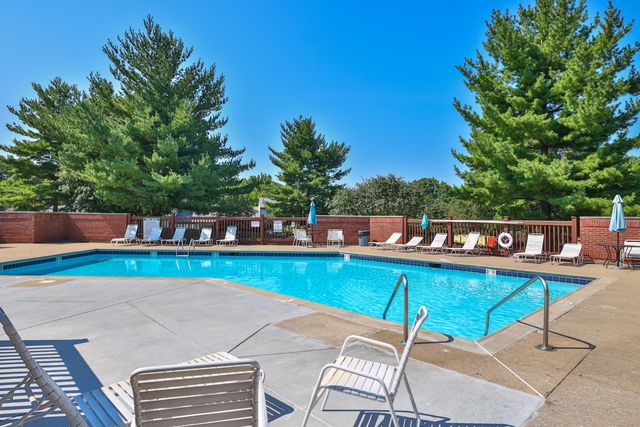 1888 Cliffview Lane, Florence, KY 41042