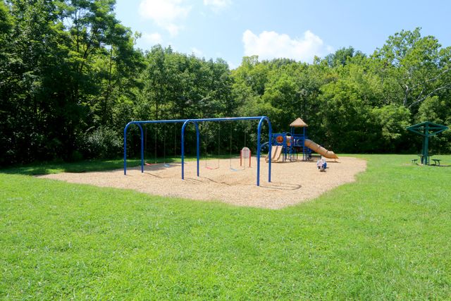 1888 Cliffview Lane, Florence, KY 41042