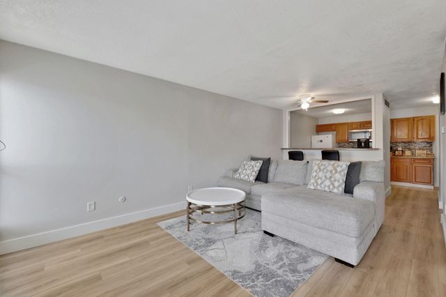 5221 E 20th St N, Wichita, KS 67208