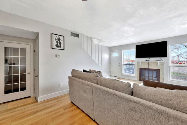 5221 E 20th St N, Wichita, KS 67208