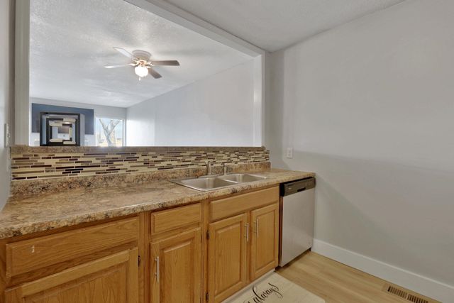 5221 E 20th St N, Wichita, KS 67208