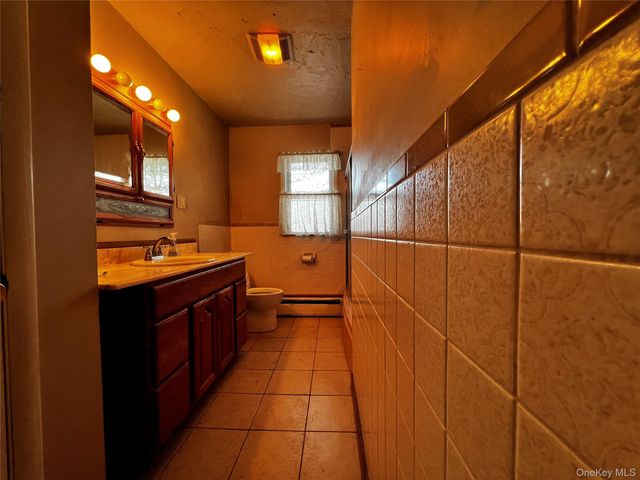 24 Lorraine Boulevard, Poughkeepsie, NY 12603