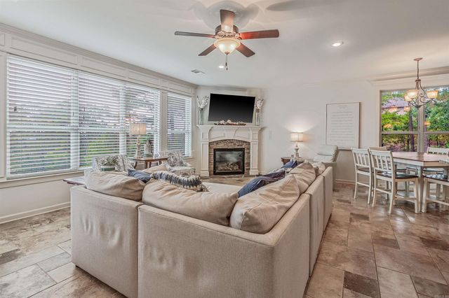 190 Majestic Circle, Maumelle, AR 72113