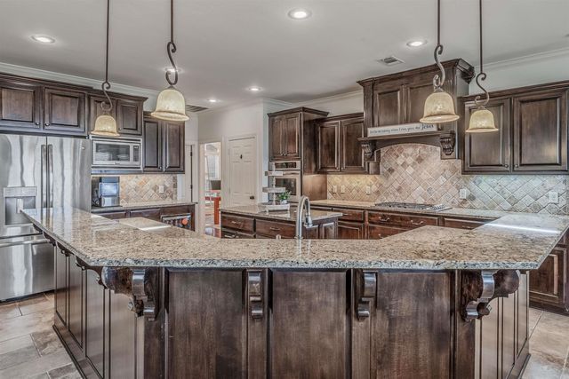 190 Majestic Circle, Maumelle, AR 72113